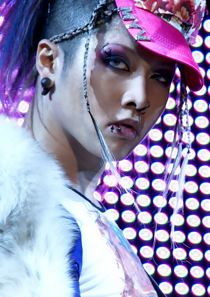 RockOnU Охидын хайрыг булаасан алдарт Miyavi