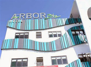 Hotel Murah Bandara Hasanuddin Makassar - Arbor Biz Hotel