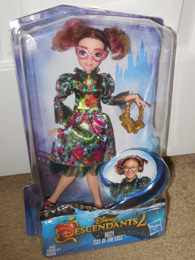 Doll Review: Disney Descendants Dolls 