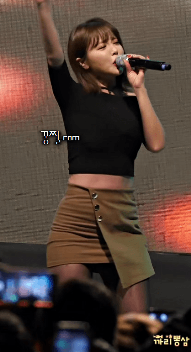 타이트 치마 입은 갓떼리 홍진영 | 인스티즈