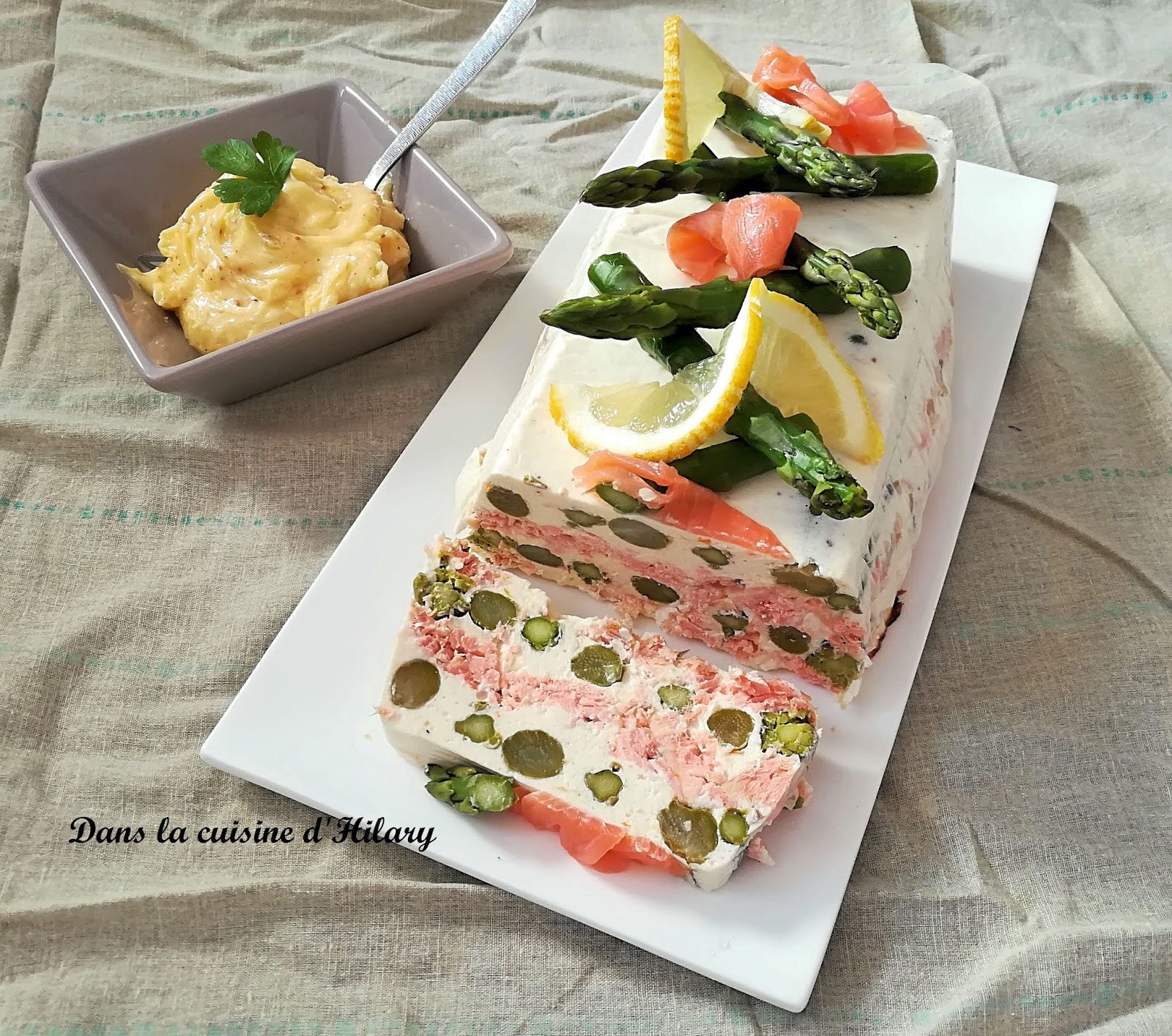 Dans la cuisine d'Hilary Terrine fraîche aux deux saumons et asperges
