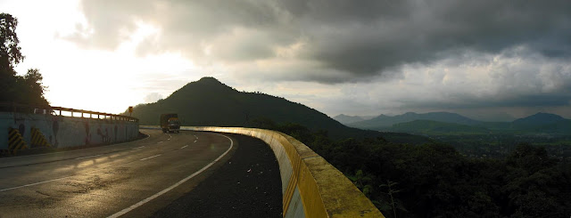panoramic view from the Mumbai Pune Expressway