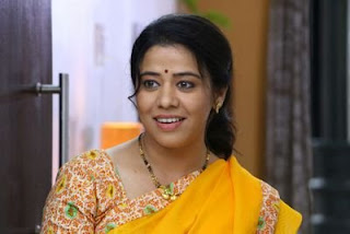 Anita Date family, movies, age, husband chinmay kelkar, aiyyaa, biography, wiki, Majha Navryachi Bayko Anita Date family, movies, age, husband chinmay kelkar, aiyyaa, biography, wiki, Majha Navryachi Bayko