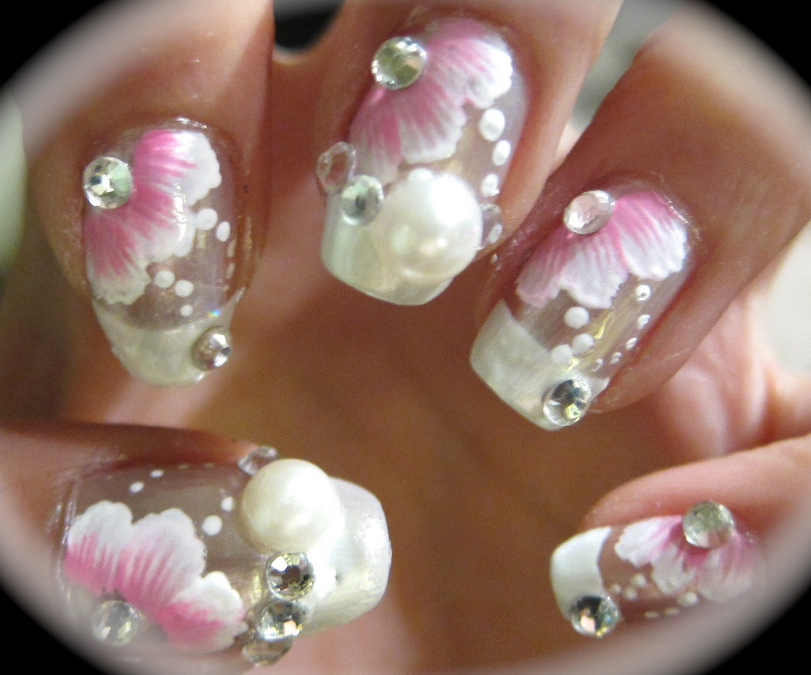 anny-simplichic: Beautiful Wedding Nails with Pearls and Gems