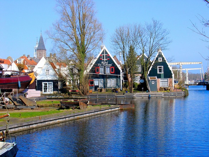 "HEAVENS ON EARTH" Edam, Cheese and the City, North Holland & Hot