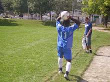 Edson, jogador do Toronto a procura do golo do empate