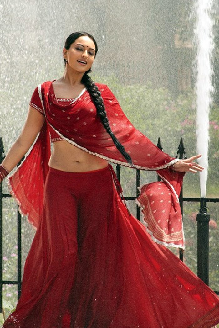 Desi Actress Pictures Sonakshi Sinha Hot Navel Show From Dabangg