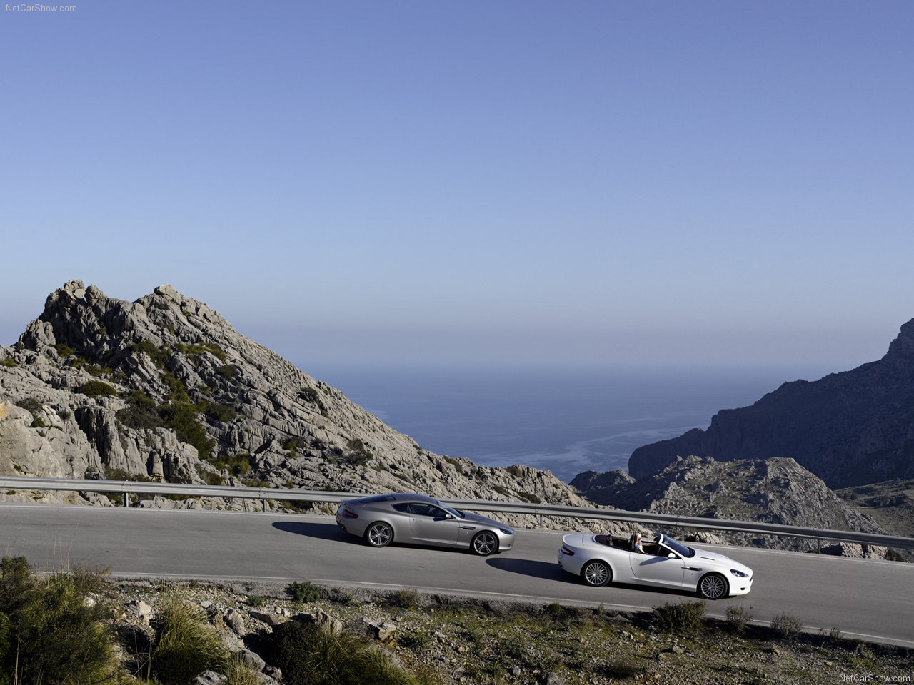 [Aston_Martin-DB9_Volante_2009_1280x960_wallpaper_04.jpg]