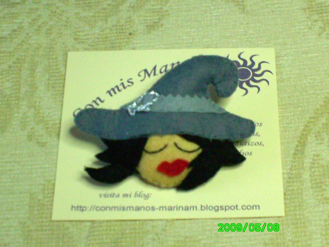 [Lola+bruja+gris.JPG]