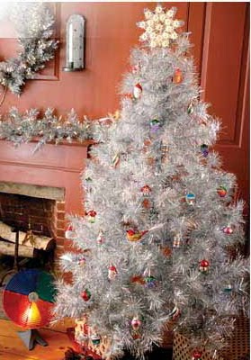 [F_X_TinselTree.jpg]