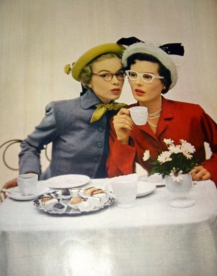 http://4.bp.blogspot.com/_-L58-UbyGiE/TEirGMqBy8I/AAAAAAAAA5M/DY9u01QYnUM/s1600/tea-party-vintage.jpg