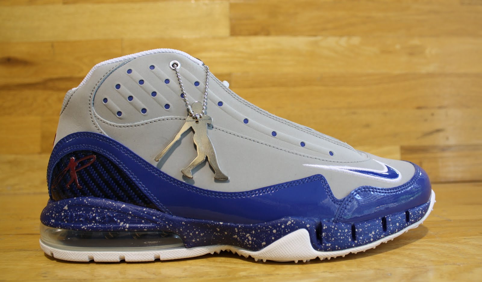 Dr. Jays Stores Nike ‘Jackie Robinson’ Air Max Griffey