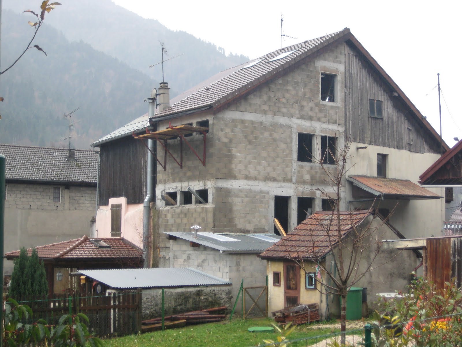 rénover sa maison soimême! toiture finie!