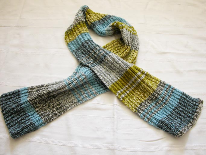 happy to make: How to knit a scarf using leftover yarn