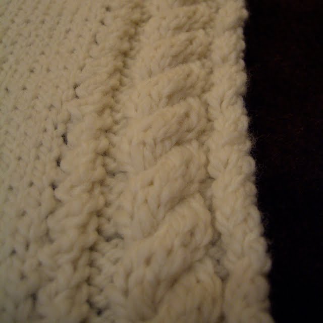 Rachael Rabbit Continuous Cable Border