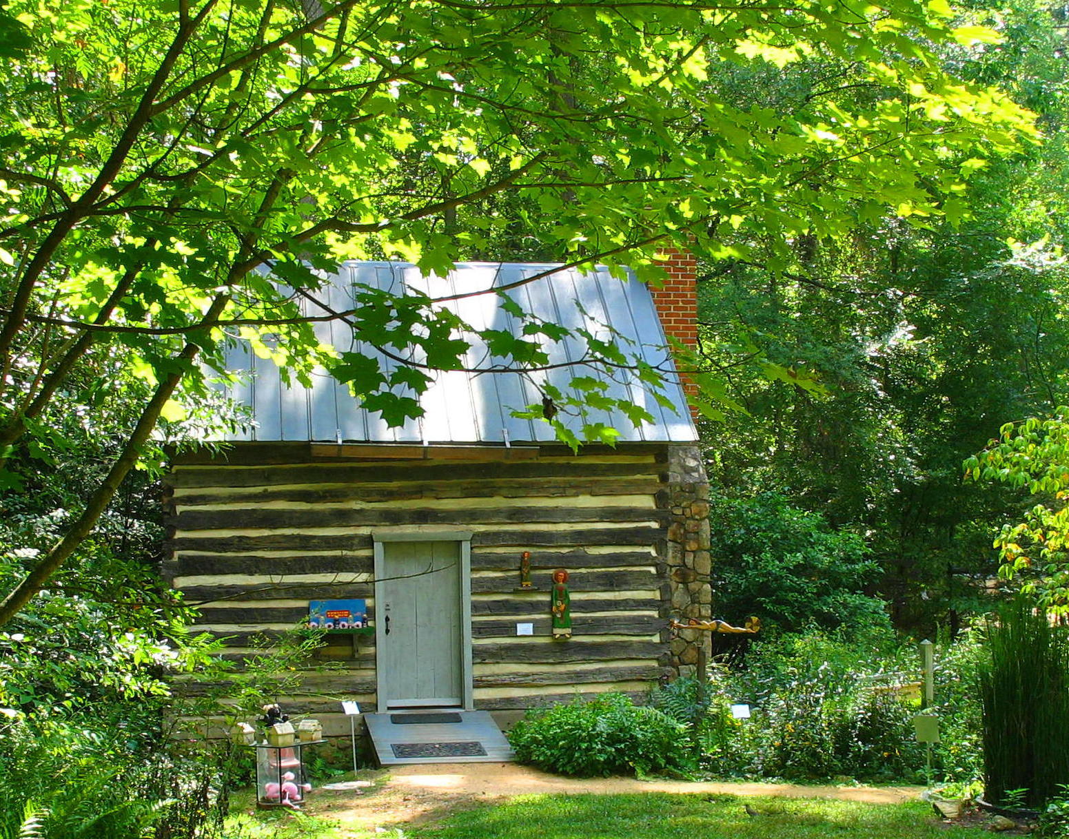[paul+greene+cabin.jpg]