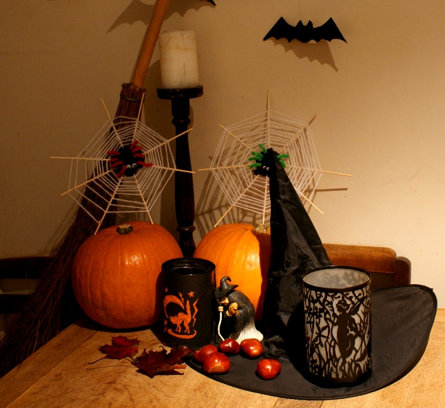 lightly enchanted: Spider webs for Halloween