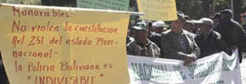 la policía boliviana ha salido a las calles. no aceptan que identificación se vaya