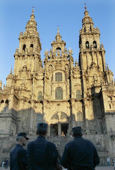 majestuosa la fachada de la Catedral de Santiago de Compostela