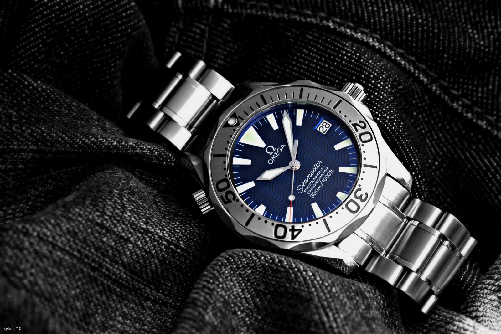 Kyle's Watch Wallpapers: Omega Seamaster Electric Blue