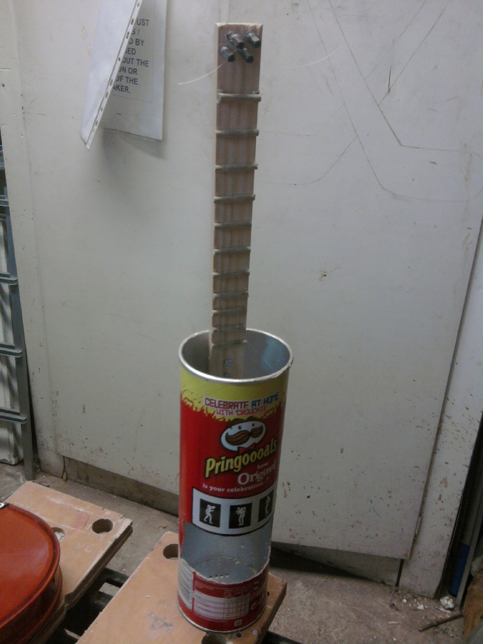 Vulpestruments Pringle Tube Ukulele