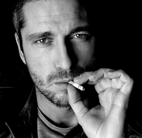 [gerard_butler003.jpg]