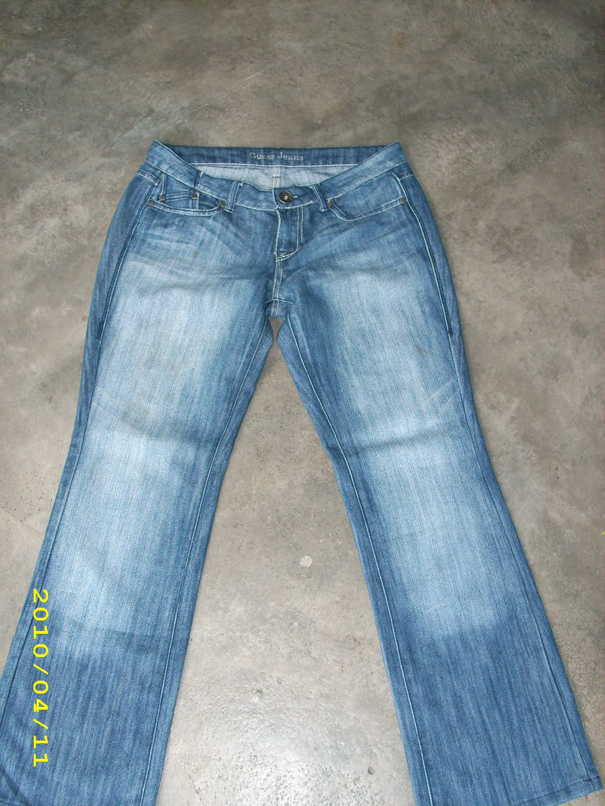 -BraNdHolOcOusT-: guess women jeans size 32