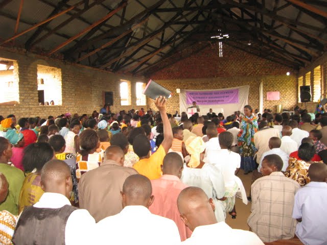 [tRAIINNG+IN+CHURCH.jpg]
