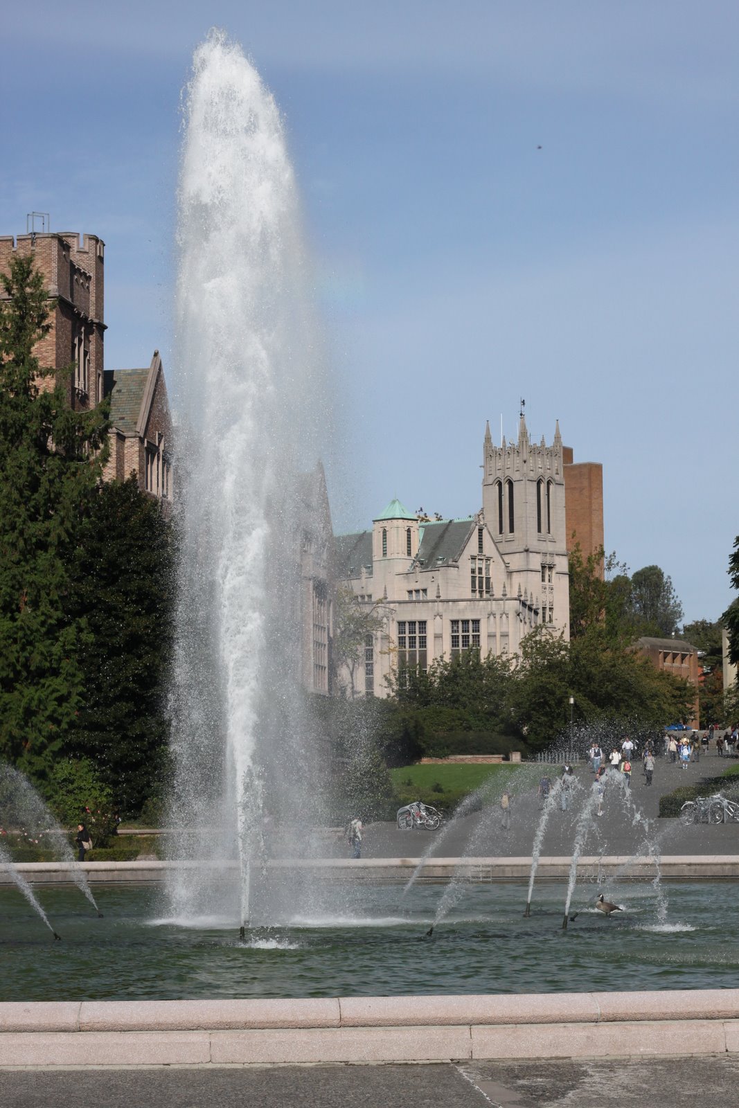 Apt 10 Photography UW Drumheller Fountain
