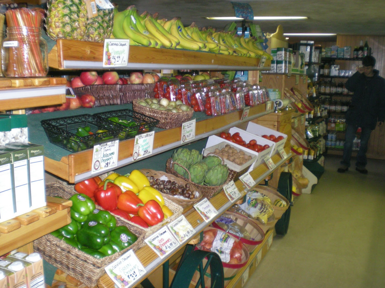 Jarvis House Makinajian's Poultry Farm and Country Store