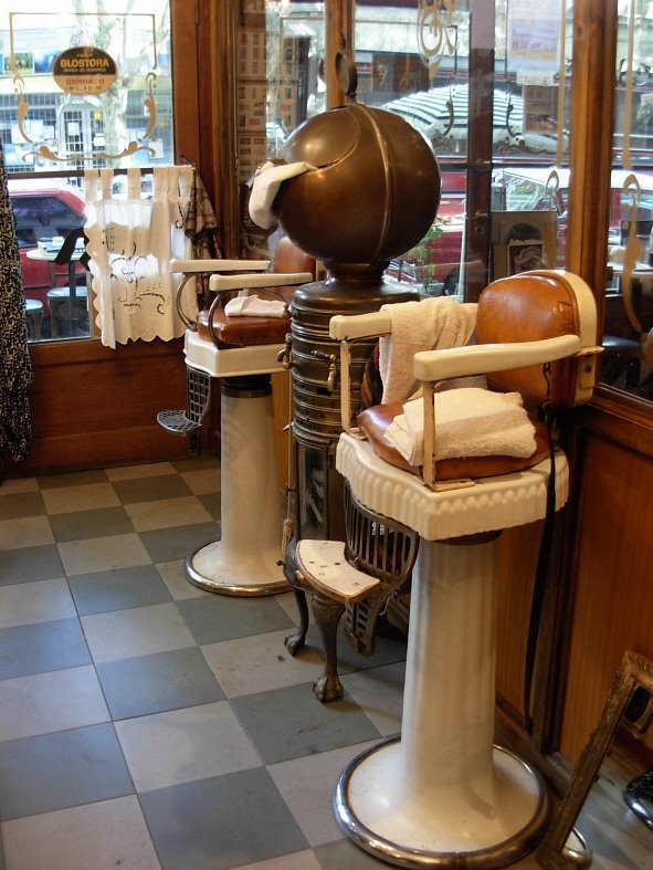 All That Woman: Viajar al pasado a través de una peluquería