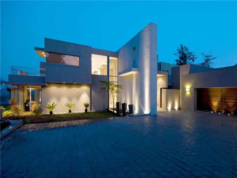 Luxury Mansion on Eccleston Crescent in South Africa | Luxury Mansions ...