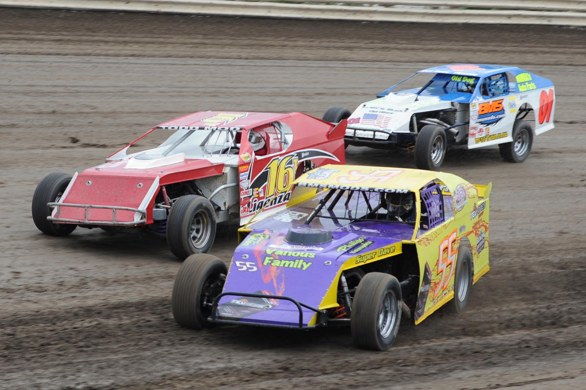 Racepix Sports Shorts: Belleville 100 Saturday