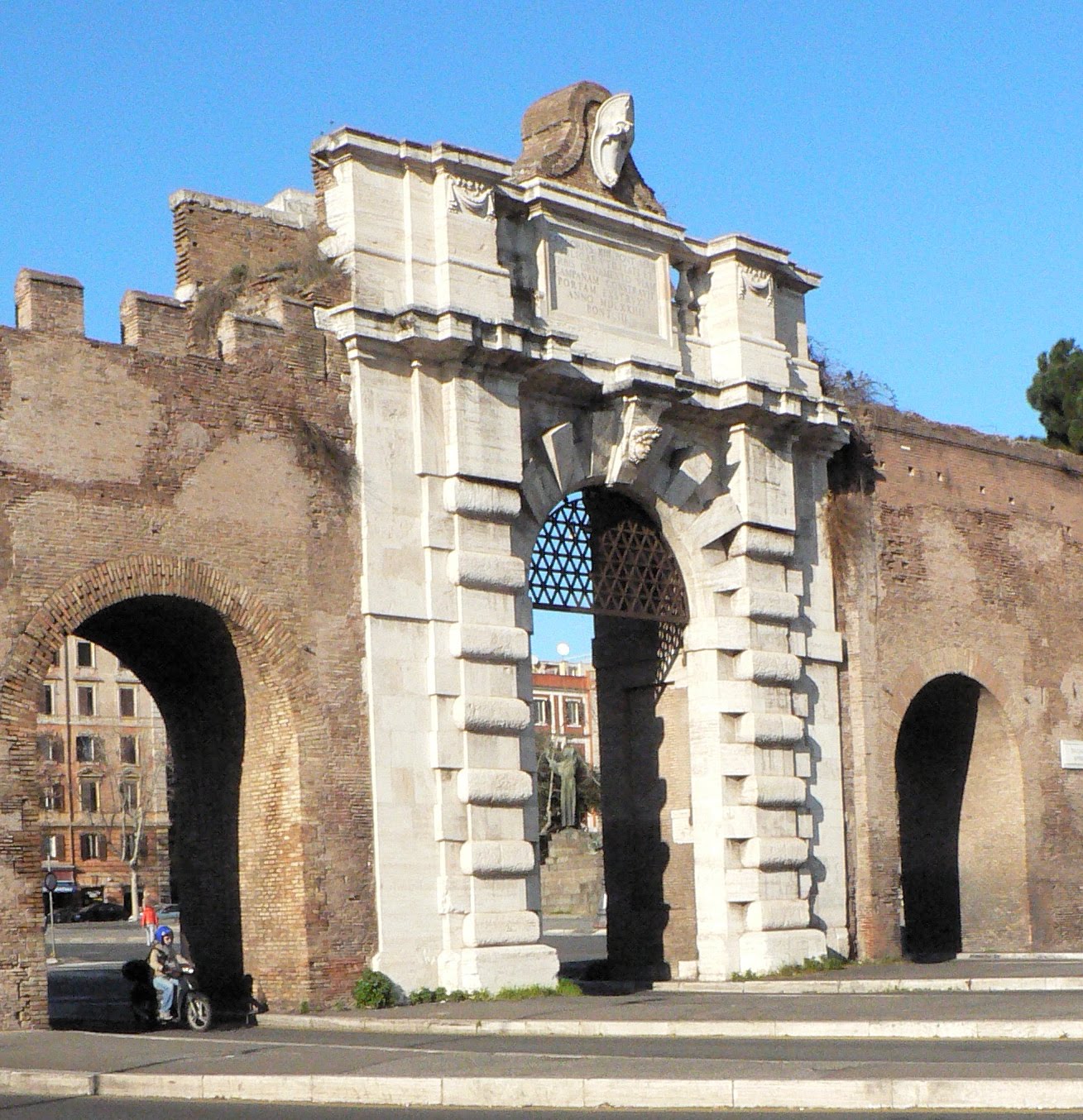 AMOROMA: Advent Calendar: Roman Gate 21