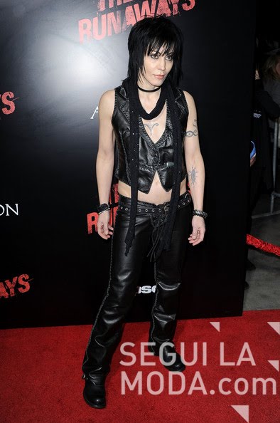 [joan+jett+-+Premiere+Apparition+Runaways+Arrivals+5l9EjOnpqZol.jpg]