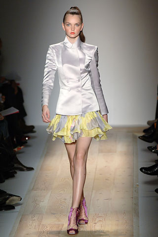 [emanuel+ungaro+-+spring+2006+00200m.jpg]