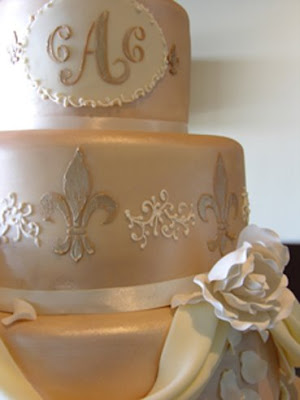 Fleur de Lis Wedding Cakes (source: 4.bp.blogspot.com)