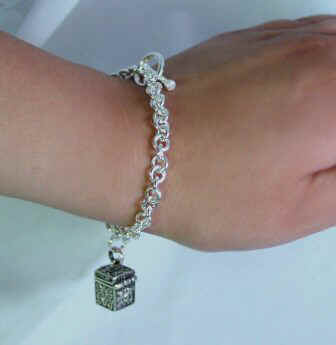 [bracelet.jpg]