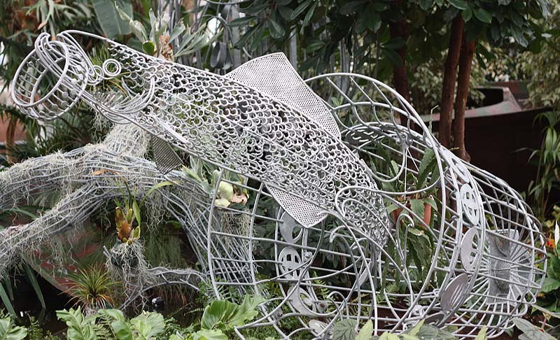 [leapingfishring.jpg]