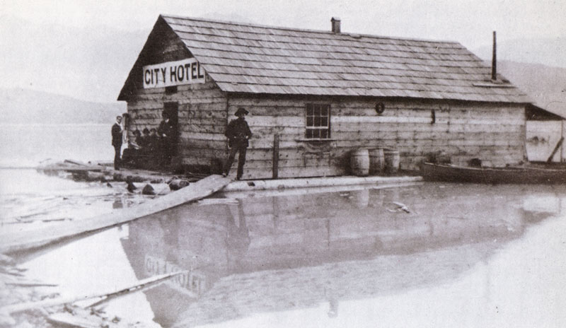 [Houseboat04.jpg]