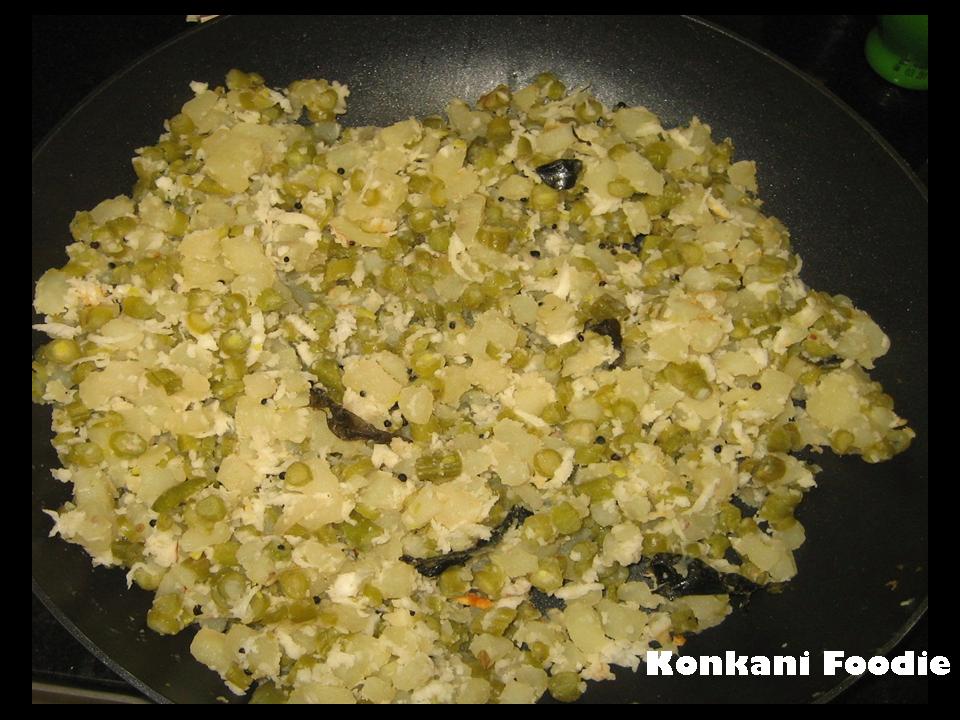 Konkani Foodie Green Beans and Potato Vegetable (Beans Batatey Upkari