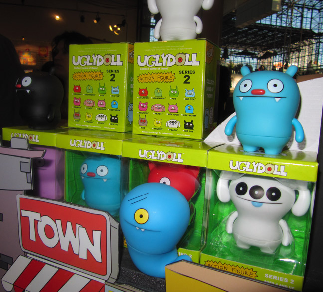 [uglyactionser2.2.jpg]