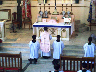 Traditional Roman Catholic Philippines: Gaudete Sunday Mass 2009 in the ...