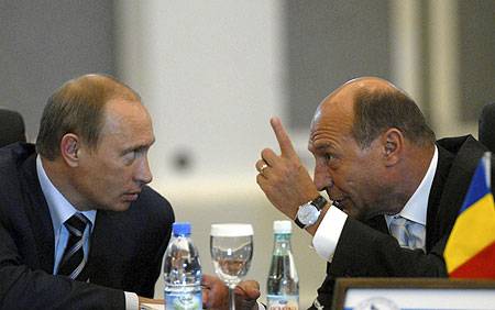 [putin+basescu.jpg]