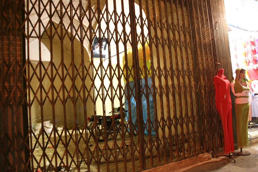 [Esfahan+Iran+Bazar+Roncea+5.JPG]