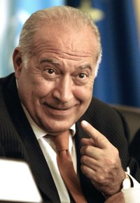 [Dan+Voiculescu.jpg]