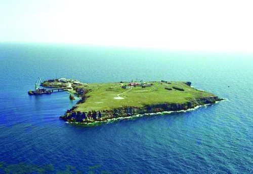 [Insula+Serpilor+Pamant+Romanesc.bmp]