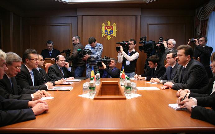 [diaconescu+stratan+3.JPG]