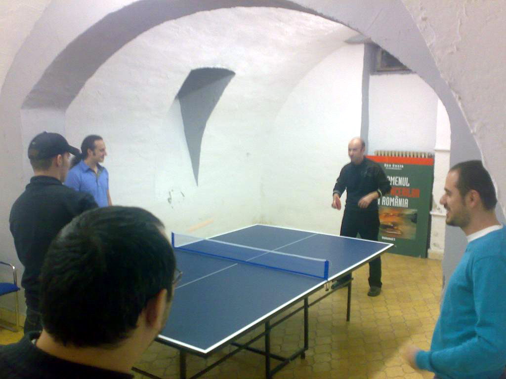[Ping+Pong+ZIUA.jpg]