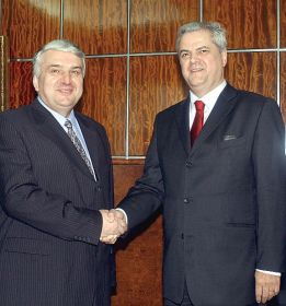 [Urechean+si+Nastase+-+Mana+Moscovei.jpg]